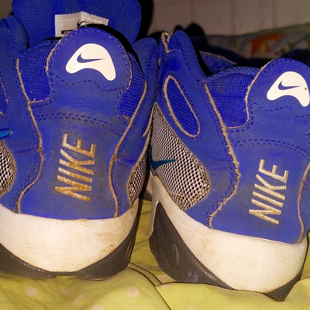 Nike turf Raider size 6.5y - Picture 3 of 3